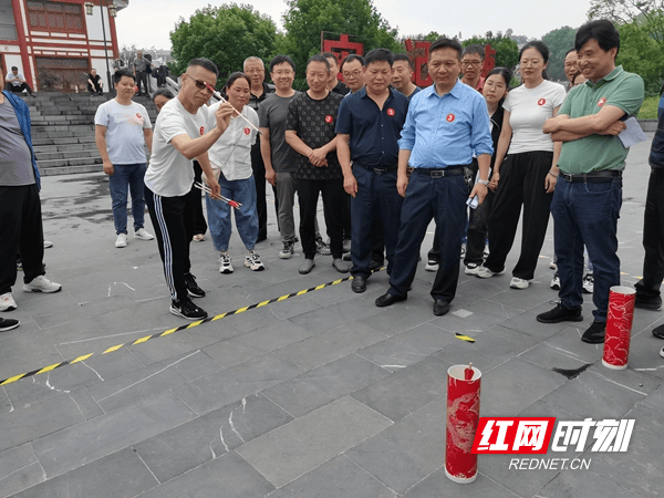 团结协作当燃不让 凝心聚力提振精神——武冈市税务局开展户外趣味拓展活动(图2)